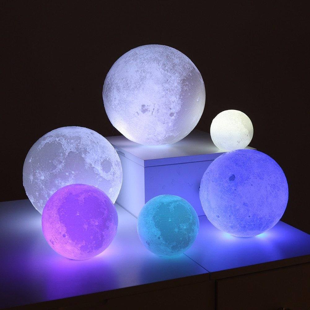 Moon Lamps and Children: A Nighttime Companion for Sweet Dreams插图