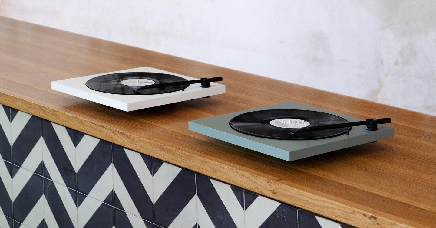 Exploring the art of music control: Deciphering the interface of Bluetooth Turntable in depth插图