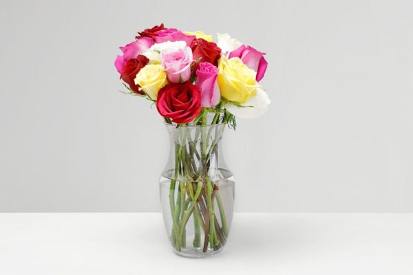 how to put flowers in a vase