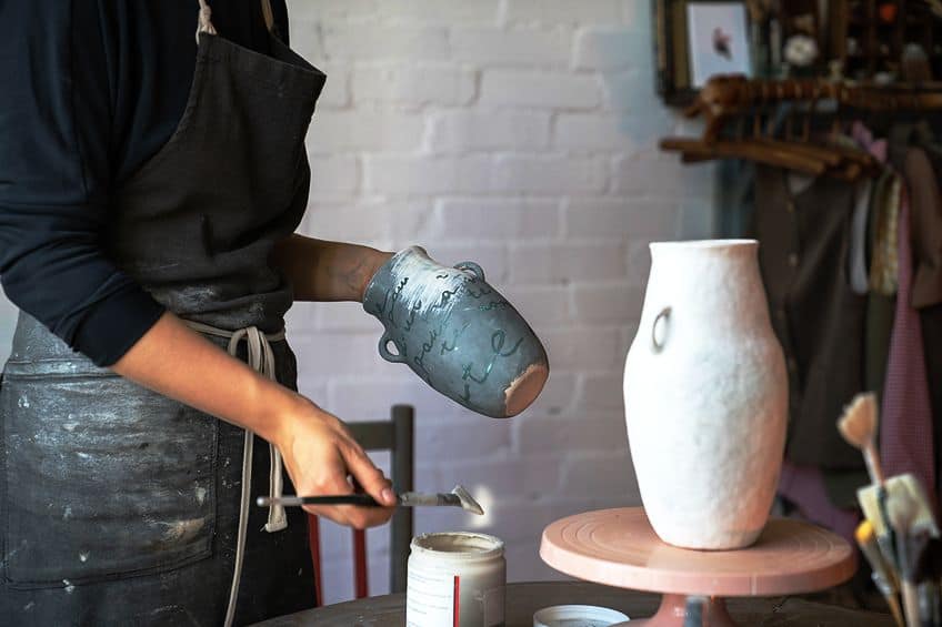 how to paint a vase