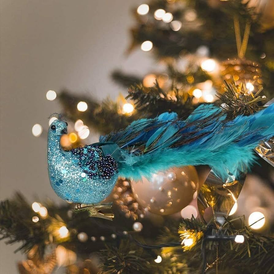 A Feathered Flair: Deck the Halls with Birds This Christmas插图2