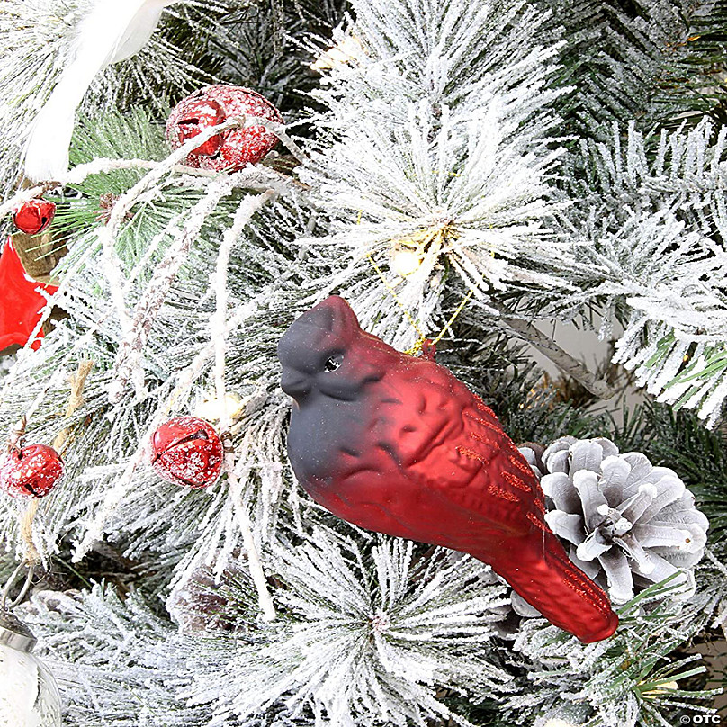 A Cardinal Christmas: Bringing Cheer with Vibrant Bird Decorations插图4