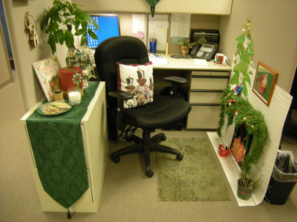 christmas cubicle decorating ideas