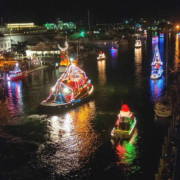 christmas boat parade decorating ideas