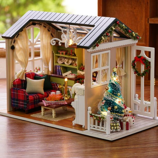 Christmas dollhouse decorations