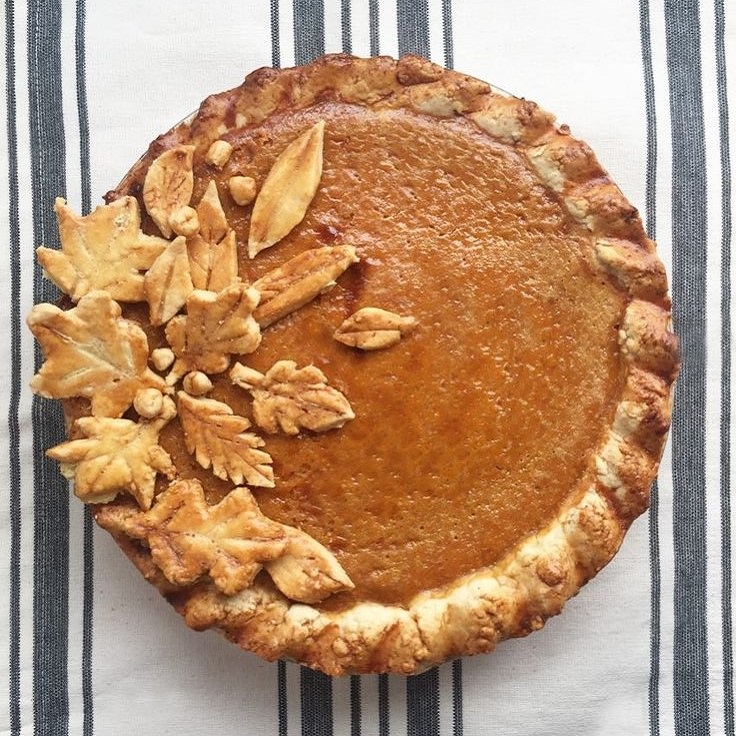 creative pumpkin pie presentation